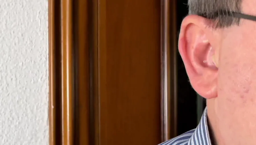 Nebroo PRO 3.0 hearing aid, small nearly invisible in-canal design